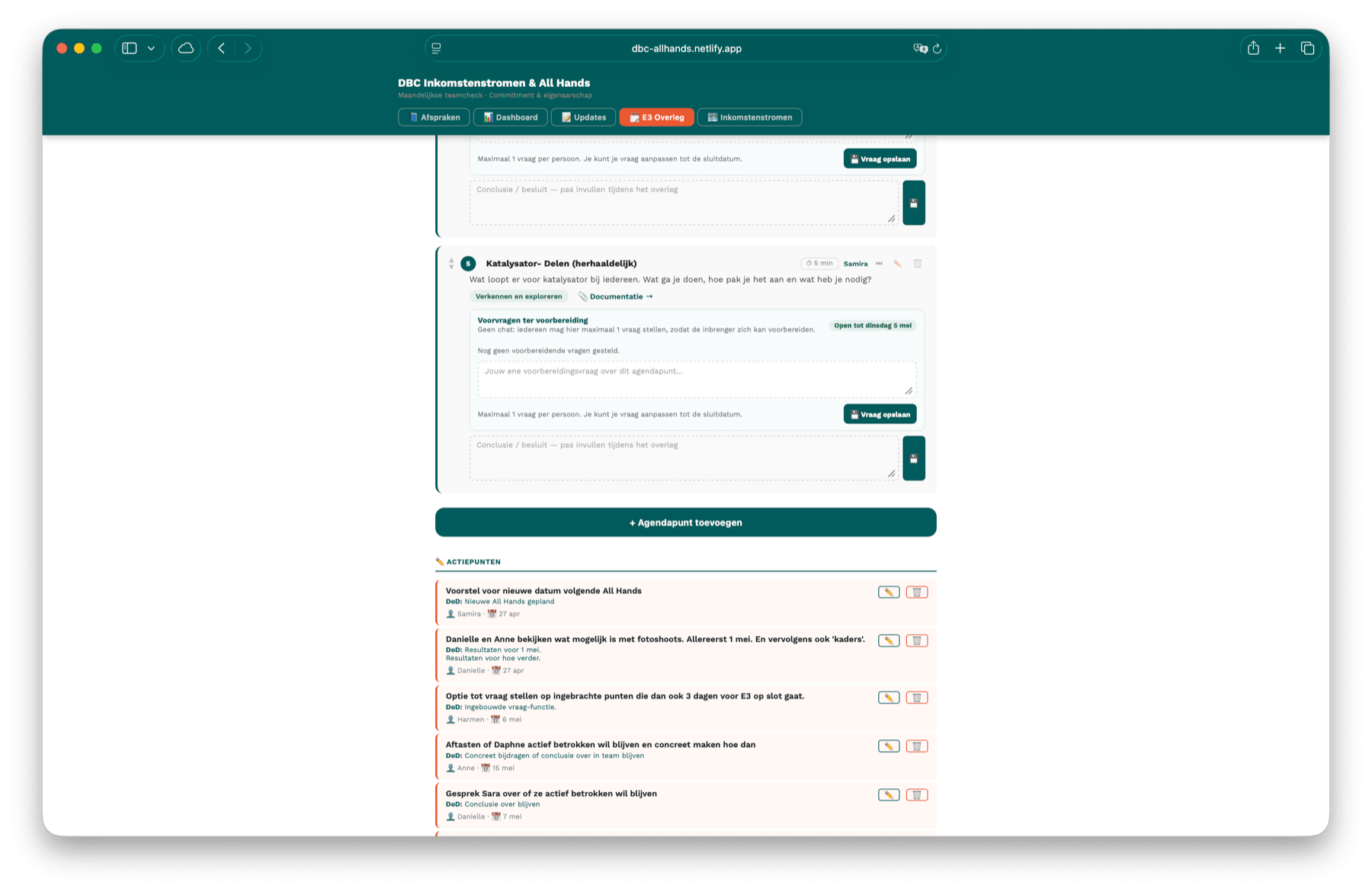 Screenshot van de update- en vergadertool met acties en overlegstructuur