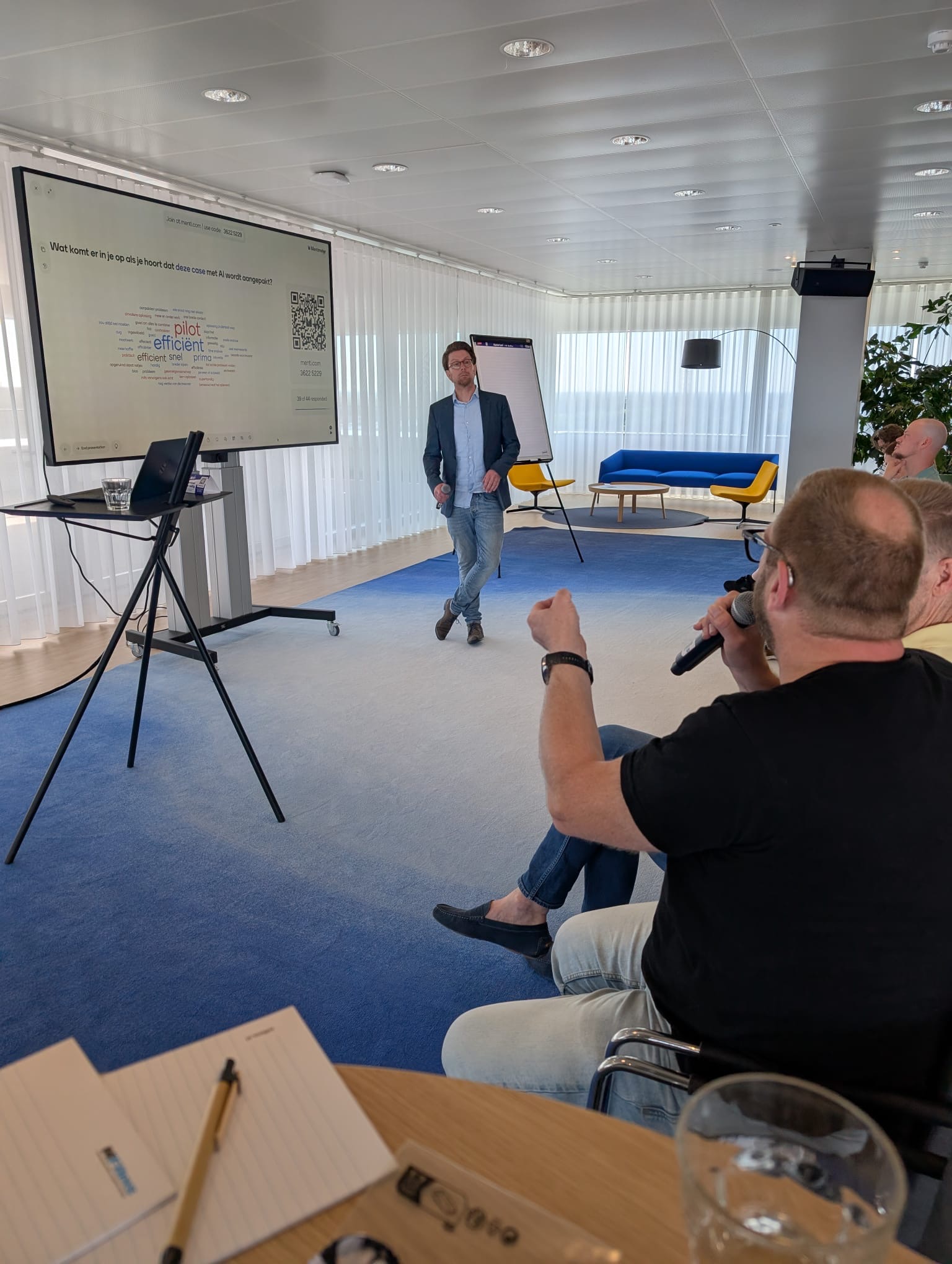 Deelnemers tijdens een incompany AI-training